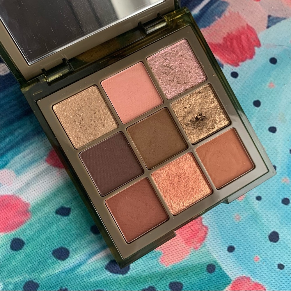 Huda Beauty Khaki Haze Palette